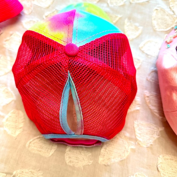 Lot of 3 Hats - Picture 3 of 4